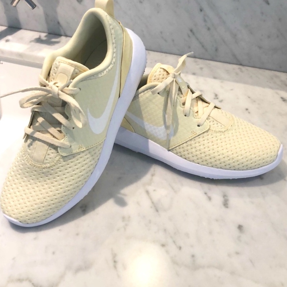 Nike Golf Shoes New NWT Size 7